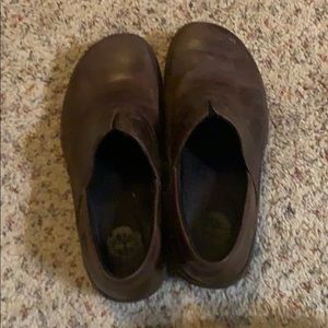 Timberline brown clogs